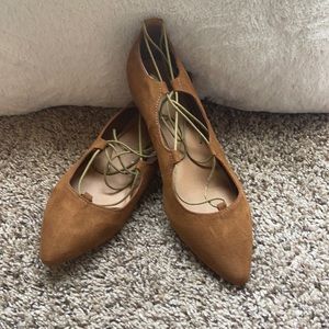 Size 10 Mossimo supply co. Camel pointed lace up flats